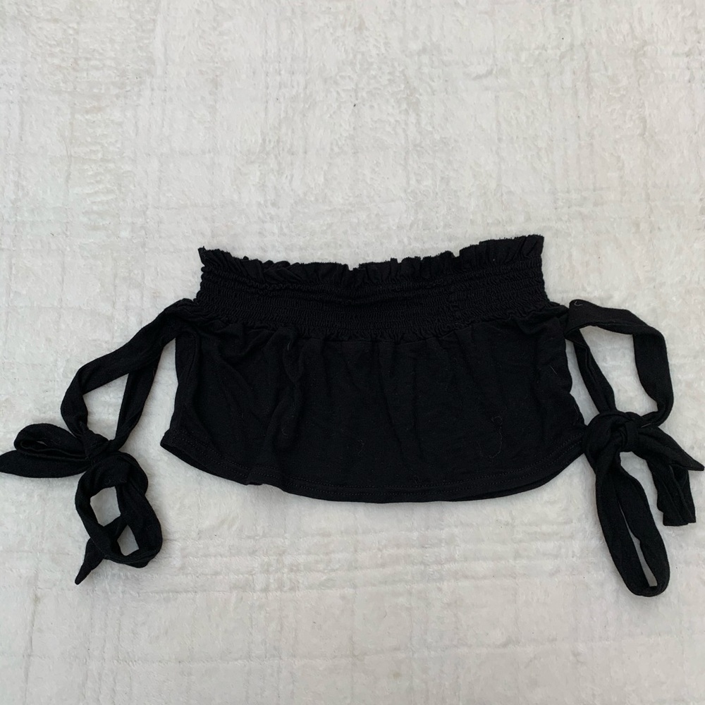 PrettyLittleThing Crop Top